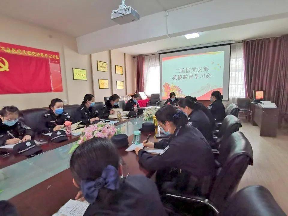 迷失在黑洞里